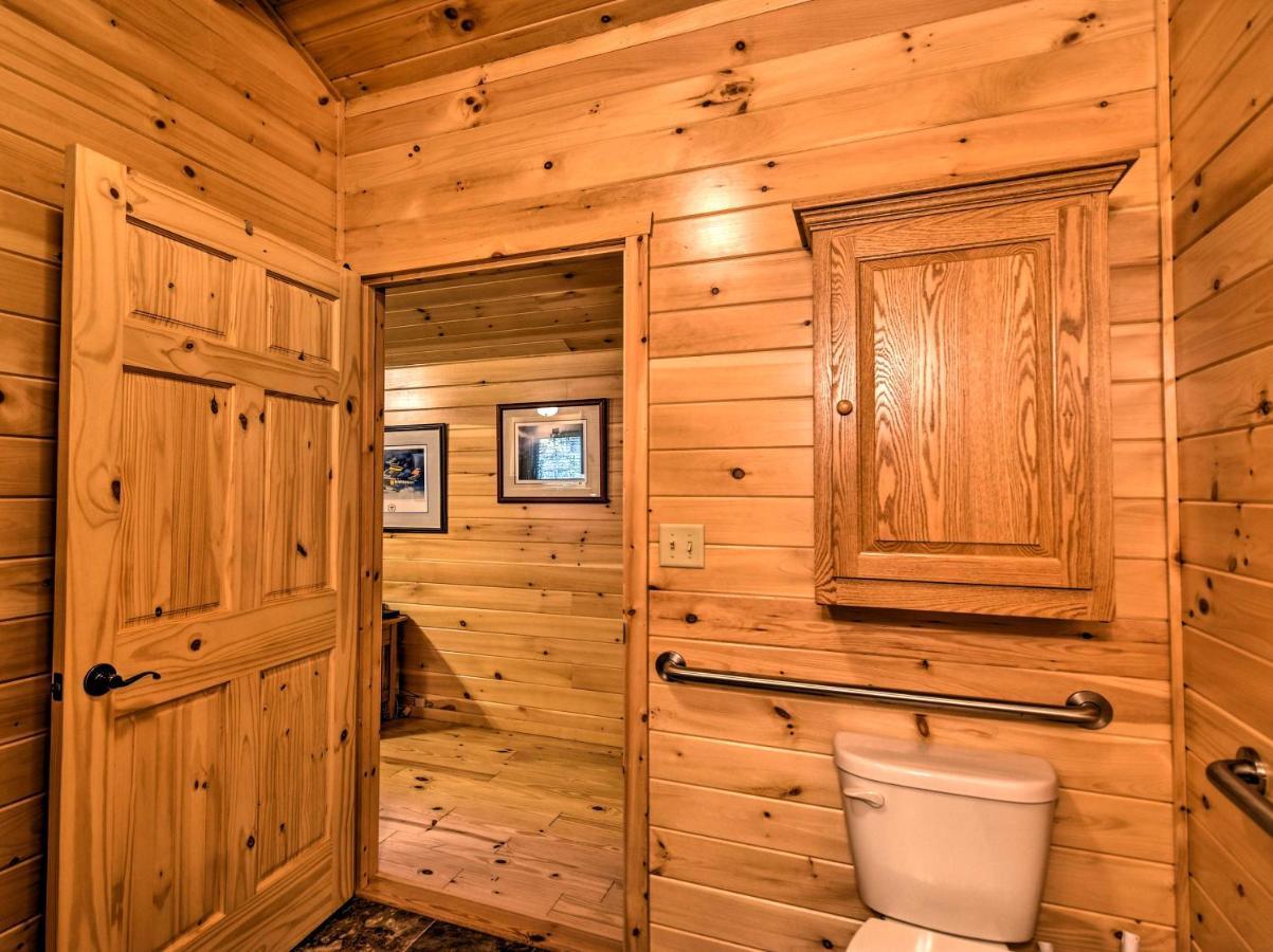 Pet-Friendly Cabin With Fire Pit And River Access! Parsons Exterior photo