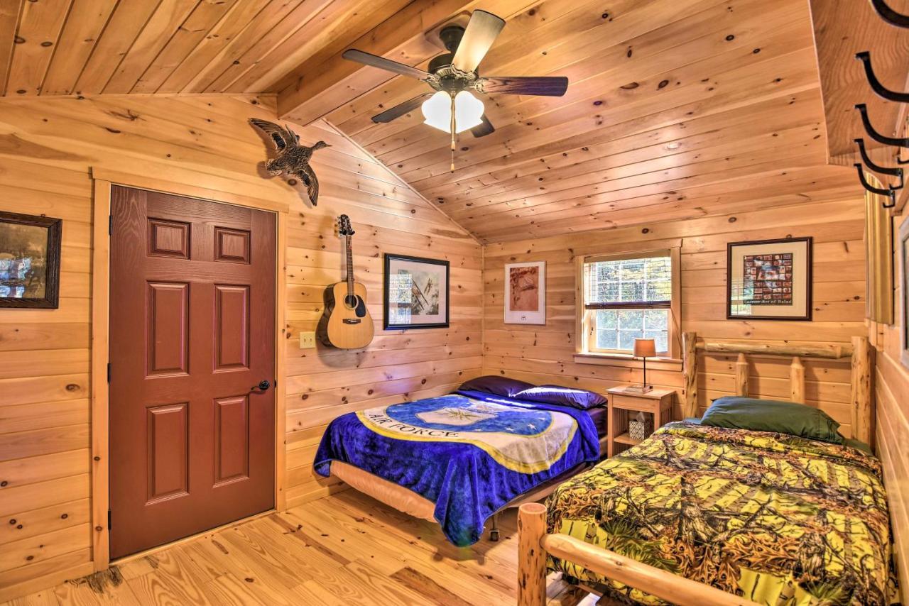 Pet-Friendly Cabin With Fire Pit And River Access! Parsons Exterior photo